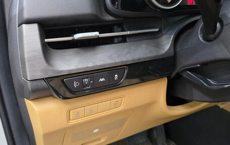 KIA Carnival, 2023 год, 5 240 000 рублей, 18 фотография