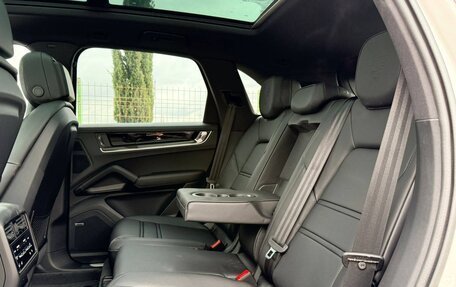 Porsche Cayenne III, 2025 год, 17 800 000 рублей, 3 фотография