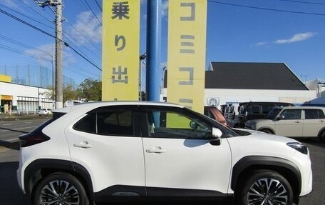 Toyota Yaris Cross, 2023 год, 1 310 000 рублей, 2 фотография