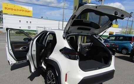 Toyota Yaris Cross, 2023 год, 1 310 000 рублей, 3 фотография