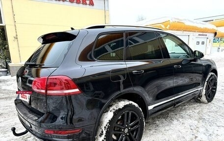 Volkswagen Touareg III, 2011 год, 2 350 000 рублей, 2 фотография