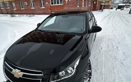 Chevrolet Cruze II, 2009 год, 650 000 рублей, 3 фотография