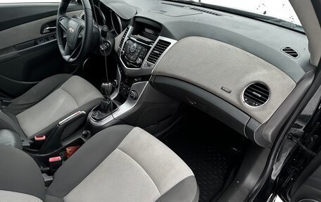 Chevrolet Cruze II, 2009 год, 650 000 рублей, 25 фотография