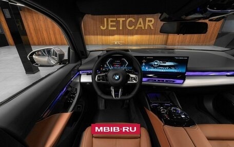 BMW 5 серия, 2025 год, 11 000 000 рублей, 16 фотография