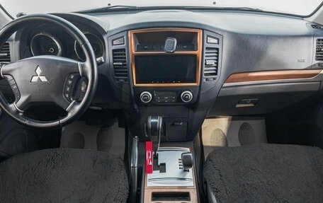 Mitsubishi Pajero IV, 2006 год, 1 699 000 рублей, 10 фотография