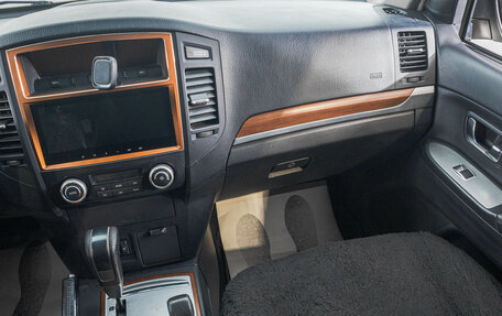 Mitsubishi Pajero IV, 2006 год, 1 699 000 рублей, 22 фотография