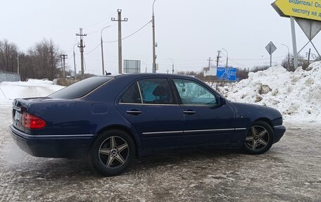 Mercedes-Benz E-Класс, 1998 год, 390 000 рублей, 5 фотография