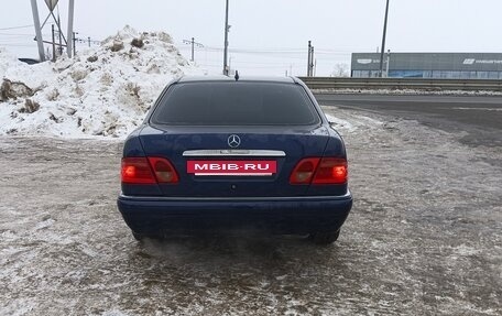 Mercedes-Benz E-Класс, 1998 год, 390 000 рублей, 4 фотография