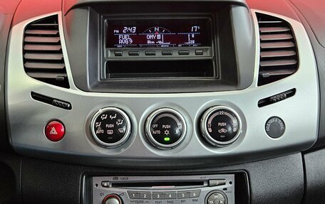 Mitsubishi L200 IV рестайлинг, 2013 год, 1 790 000 рублей, 13 фотография