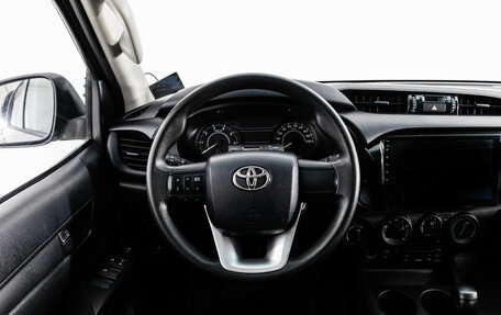 Toyota Hilux VIII, 2022 год, 4 099 000 рублей, 11 фотография