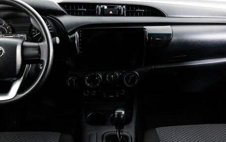 Toyota Hilux VIII, 2022 год, 4 099 000 рублей, 13 фотография