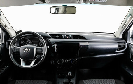 Toyota Hilux VIII, 2022 год, 4 099 000 рублей, 10 фотография