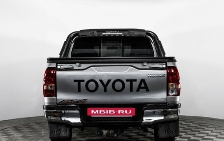 Toyota Hilux VIII, 2022 год, 4 099 000 рублей, 6 фотография