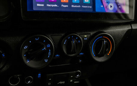 Toyota Hilux VIII, 2022 год, 4 099 000 рублей, 16 фотография