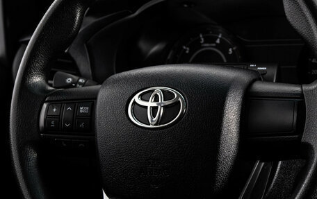 Toyota Hilux VIII, 2022 год, 4 099 000 рублей, 12 фотография