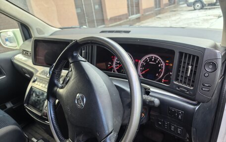 Nissan Elgrand III, 2002 год, 1 500 000 рублей, 9 фотография