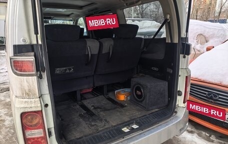 Nissan Elgrand III, 2002 год, 1 500 000 рублей, 15 фотография