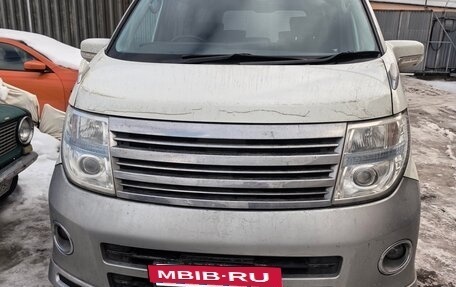 Nissan Elgrand III, 2002 год, 1 500 000 рублей, 2 фотография