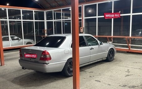 Mercedes-Benz C-Класс, 1995 год, 400 000 рублей, 1 фотография