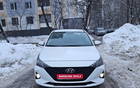 Hyundai Solaris II рестайлинг, 2021 год, 1 250 000 рублей, 1 фотография