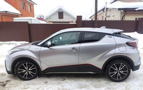 Toyota C-HR I рестайлинг, 2018 год, 2 400 000 рублей, 3 фотография