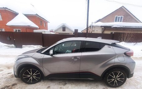 Toyota C-HR I рестайлинг, 2018 год, 2 400 000 рублей, 2 фотография