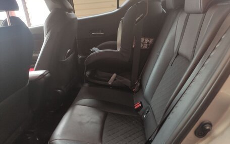 Toyota C-HR I рестайлинг, 2018 год, 2 400 000 рублей, 10 фотография