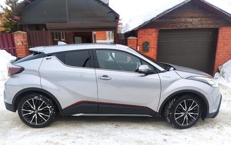 Toyota C-HR I рестайлинг, 2018 год, 2 400 000 рублей, 6 фотография