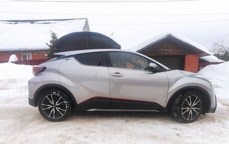 Toyota C-HR I рестайлинг, 2018 год, 2 400 000 рублей, 4 фотография