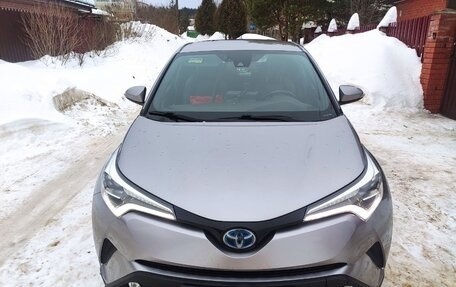 Toyota C-HR I рестайлинг, 2018 год, 2 400 000 рублей, 8 фотография