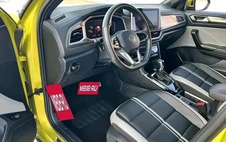 Volkswagen T-Roc I, 2023 год, 2 230 000 рублей, 11 фотография