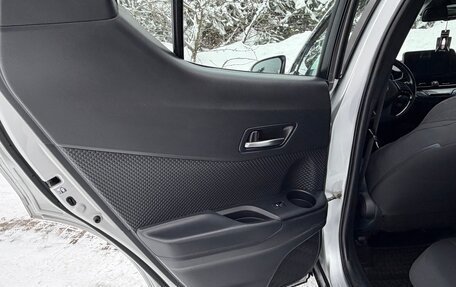 Toyota C-HR I рестайлинг, 2017 год, 1 730 000 рублей, 17 фотография