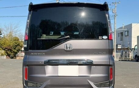 Honda Stepwgn IV, 2019 год, 1 750 000 рублей, 3 фотография