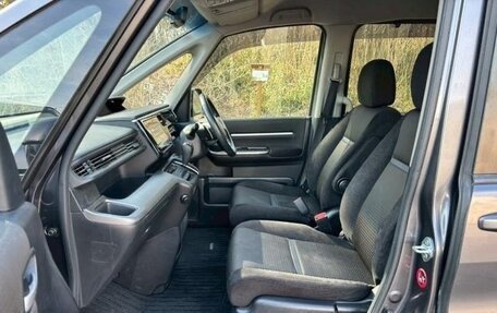 Honda Stepwgn IV, 2019 год, 1 750 000 рублей, 13 фотография