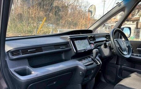 Honda Stepwgn IV, 2019 год, 1 750 000 рублей, 14 фотография