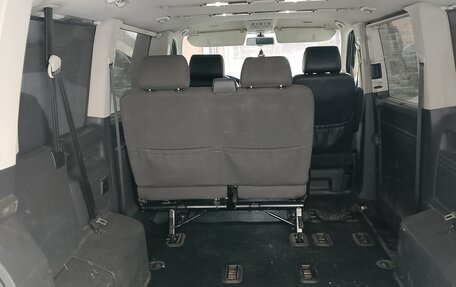 Volkswagen Caravelle T5, 2015 год, 2 950 000 рублей, 8 фотография