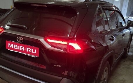 Toyota RAV4, 2020 год, 4 100 000 рублей, 3 фотография