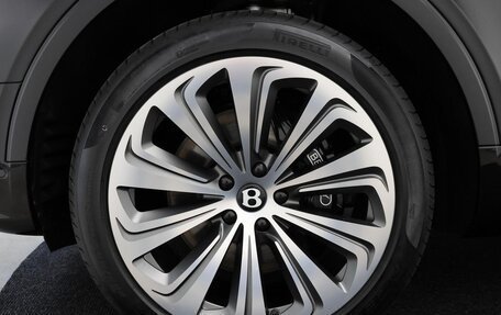 Bentley Bentayga I, 2025 год, 41 500 000 рублей, 21 фотография