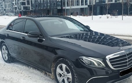 Mercedes-Benz E-Класс, 2019 год, 3 400 000 рублей, 1 фотография