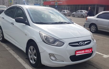 Hyundai Solaris II рестайлинг, 2012 год, 695 000 рублей, 1 фотография