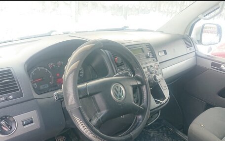 Volkswagen Multivan T5, 2003 год, 800 000 рублей, 14 фотография