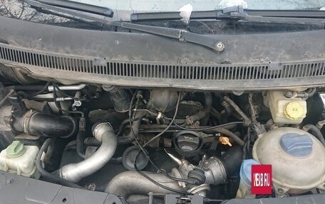 Volkswagen Multivan T5, 2003 год, 800 000 рублей, 12 фотография