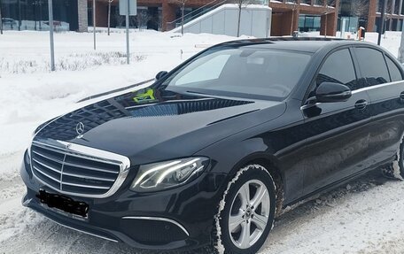 Mercedes-Benz E-Класс, 2019 год, 3 400 000 рублей, 5 фотография