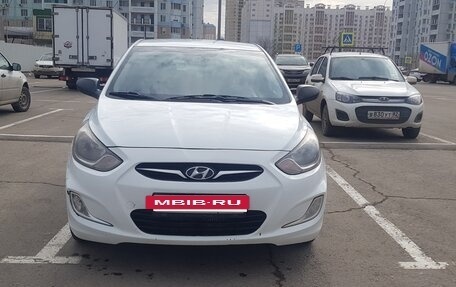 Hyundai Solaris II рестайлинг, 2012 год, 695 000 рублей, 3 фотография
