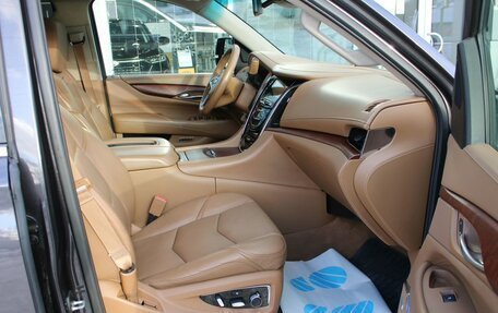 Cadillac Escalade IV, 2016 год, 2 800 000 рублей, 22 фотография