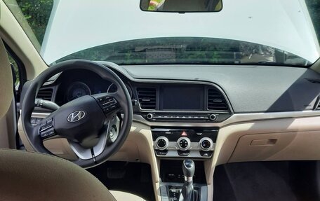 Hyundai Elantra VI рестайлинг, 2018 год, 1 250 000 рублей, 6 фотография