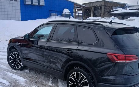 Volkswagen Touareg III, 2019 год, 4 200 000 рублей, 2 фотография