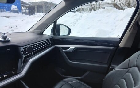 Volkswagen Touareg III, 2019 год, 4 200 000 рублей, 7 фотография