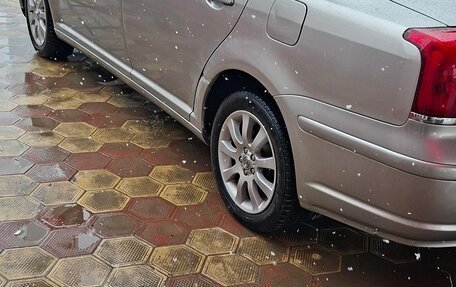 Toyota Avensis III рестайлинг, 2003 год, 650 000 рублей, 5 фотография