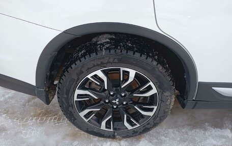 Mitsubishi Outlander III рестайлинг 3, 2022 год, 3 282 000 рублей, 4 фотография